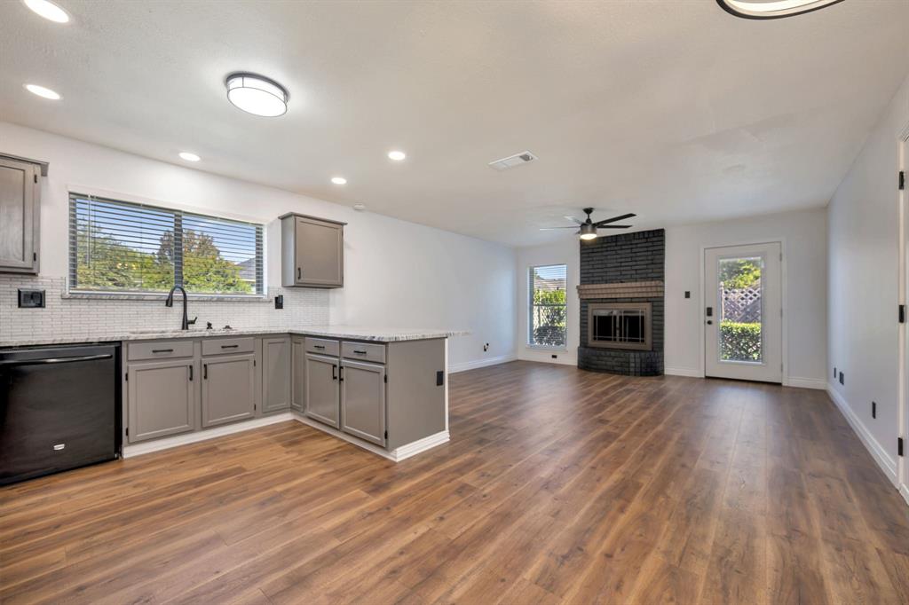 Huntington Village Ph III Add - Residential