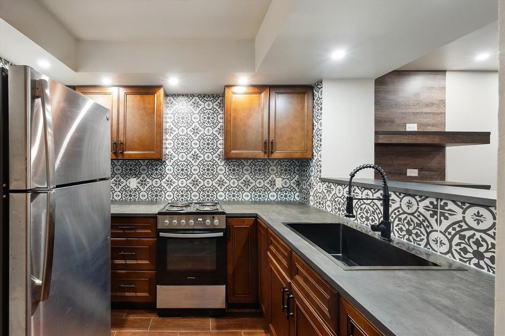 2300 Bamboo Drive N102