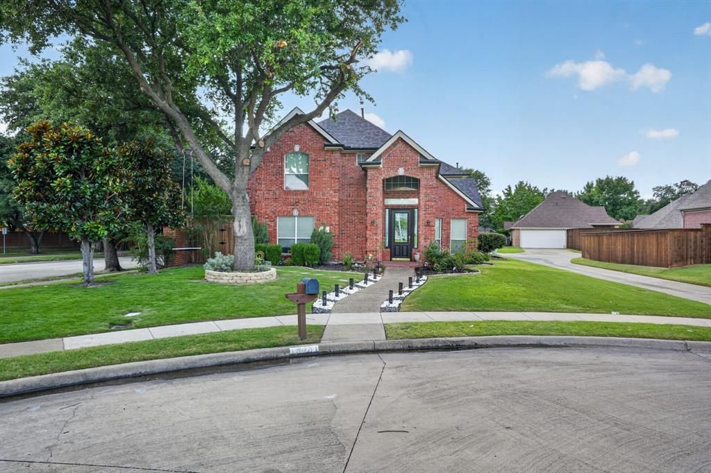 Photo of 10201 Perkins Drive, Irving, TX 75063 (MLS # 21339160)