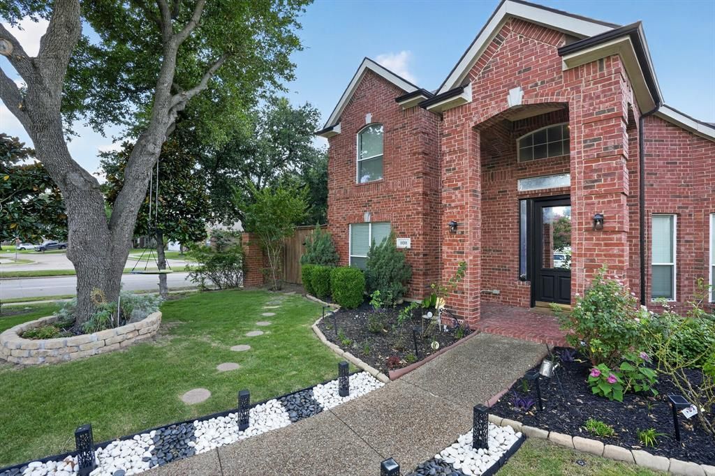 Photo of 10201 Perkins Drive, Irving, TX 75063 (MLS # 21339160)