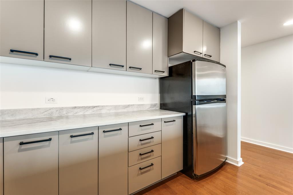 1200 Main Street 804