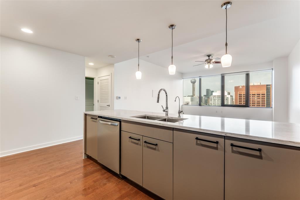 1200 Main Street 804