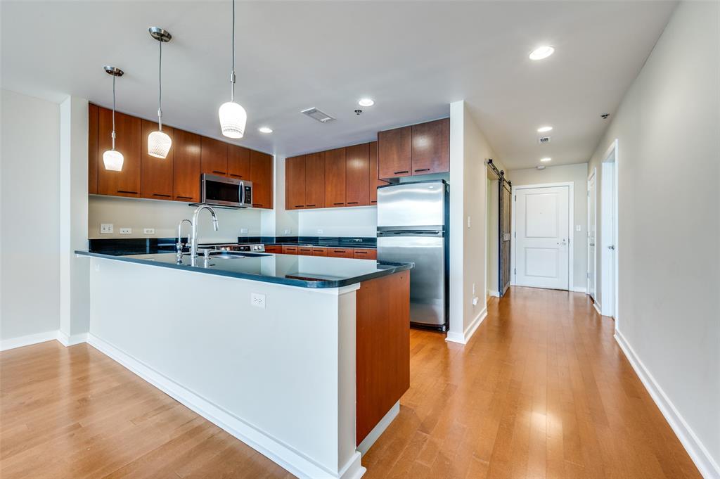 1200 Main Street 804