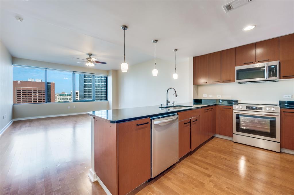 Metropolitan 1200 Main St Condo - Residential