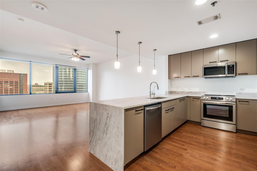 1200 Main Street 804