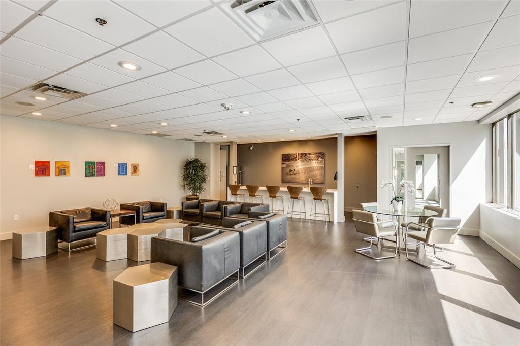 Metropolitan 1200 Main St Condo - Residential