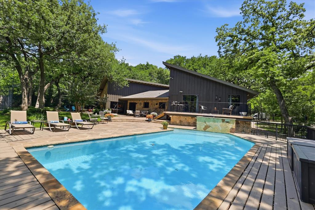 5 Country Place Circle