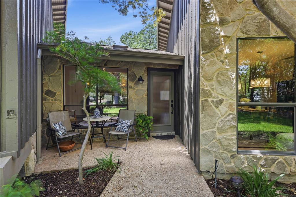5 Country Place Circle