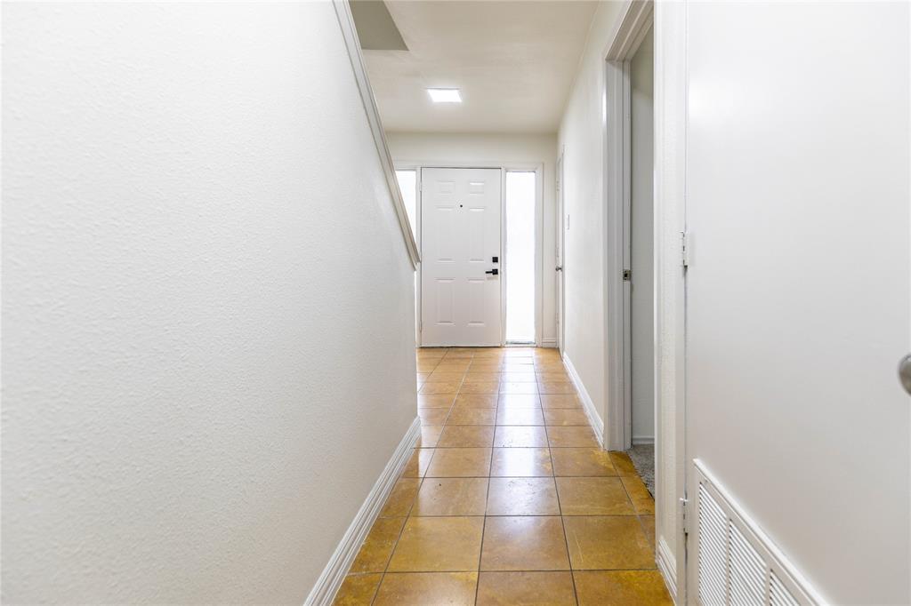 7031 Holly Hill Drive 10
