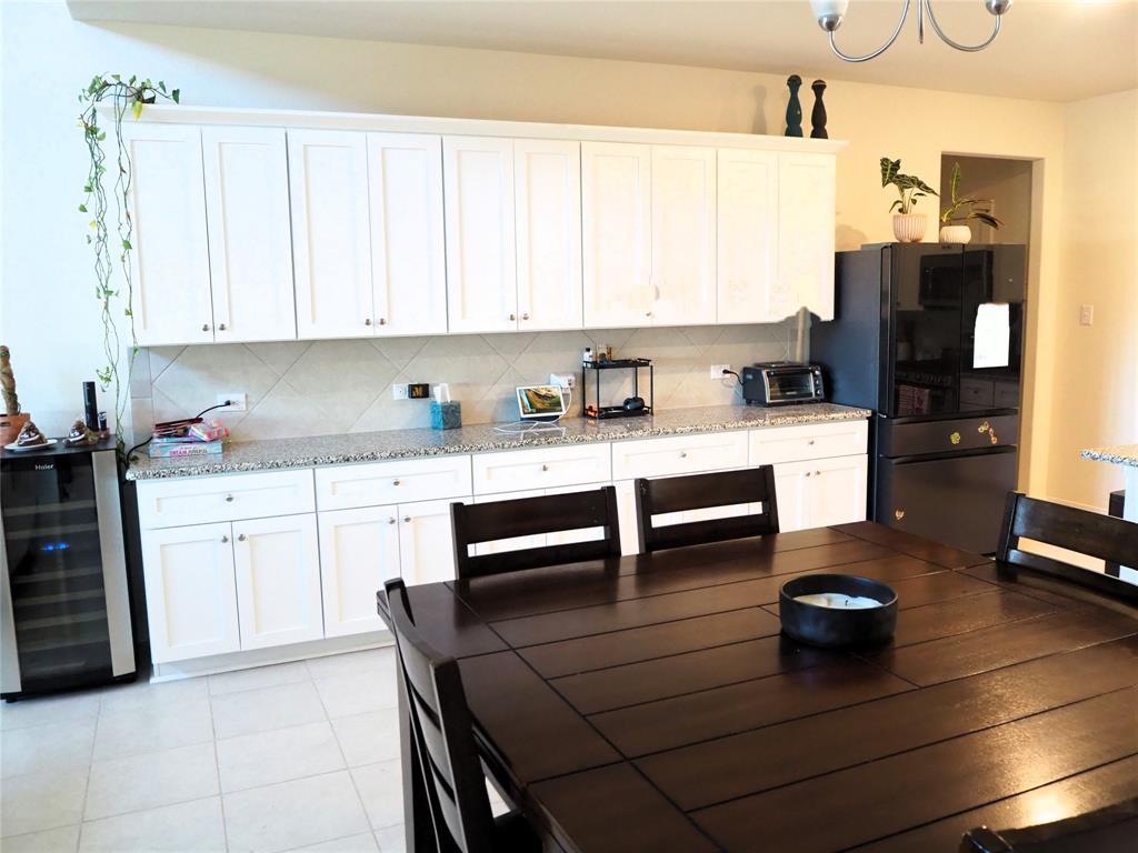 Seventeen Lakes - Residential Lease