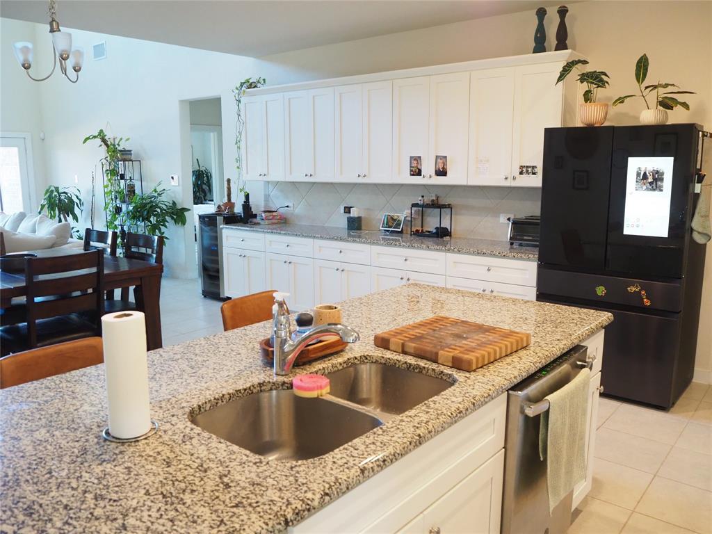 Seventeen Lakes - Residential Lease