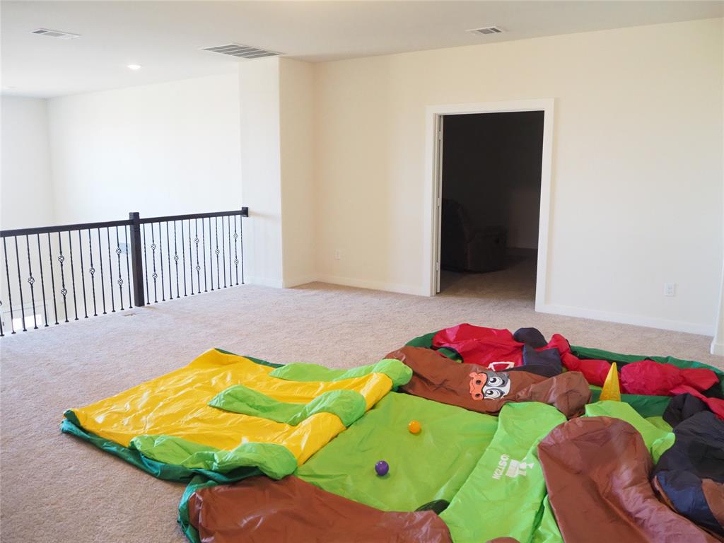 Seventeen Lakes - Residential Lease