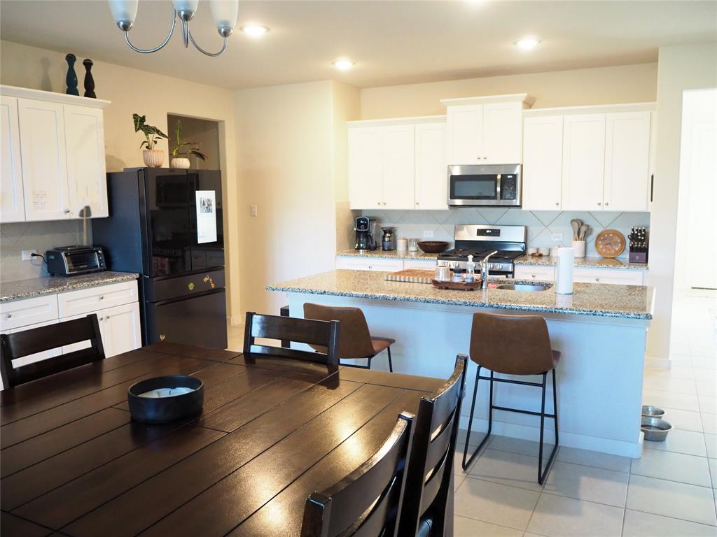 Seventeen Lakes - Residential Lease