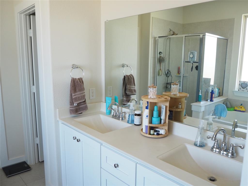 Seventeen Lakes - Residential Lease