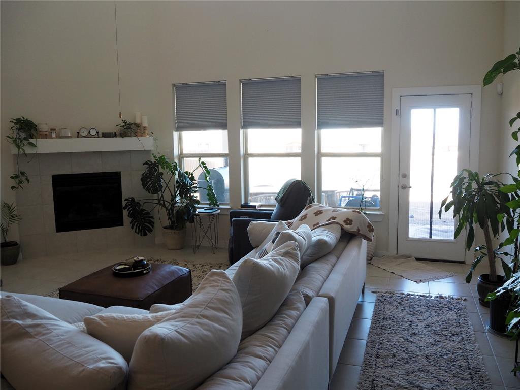 Seventeen Lakes - Residential Lease