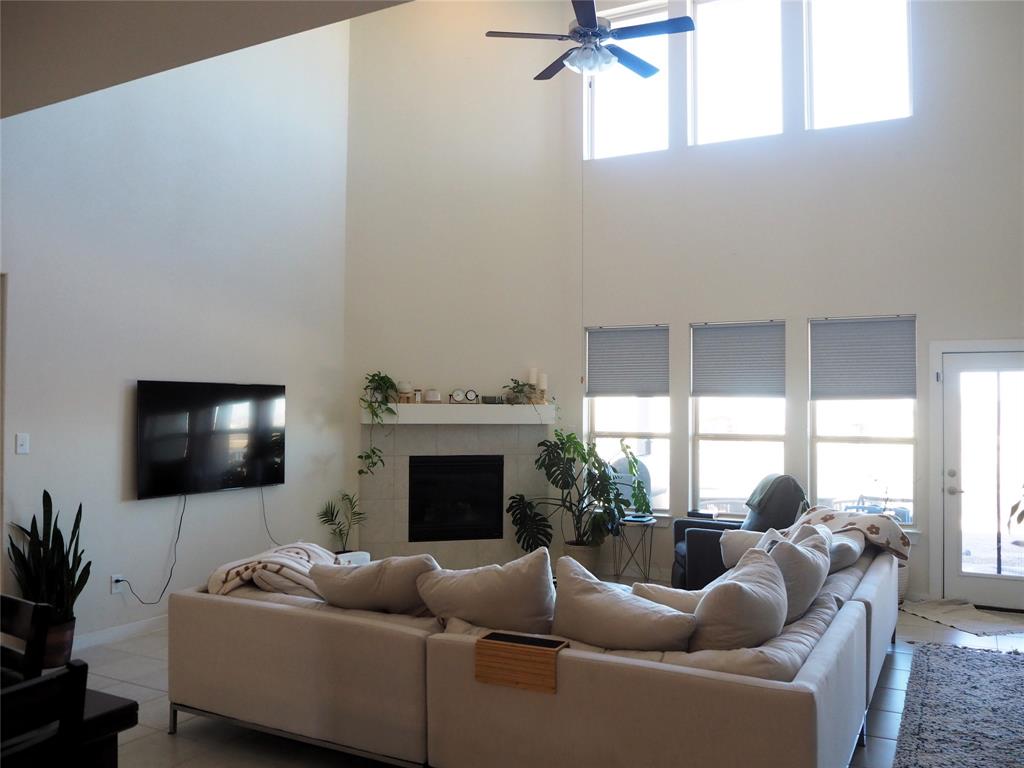 Seventeen Lakes - Residential Lease