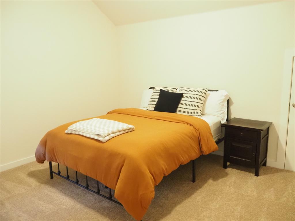 Seventeen Lakes - Residential Lease