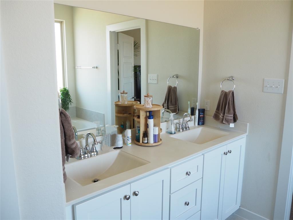 Seventeen Lakes - Residential Lease