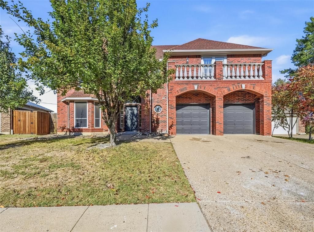 Photo of 2705 Redstone Drive, Arlington, TX 76001 (MLS # 21113833)