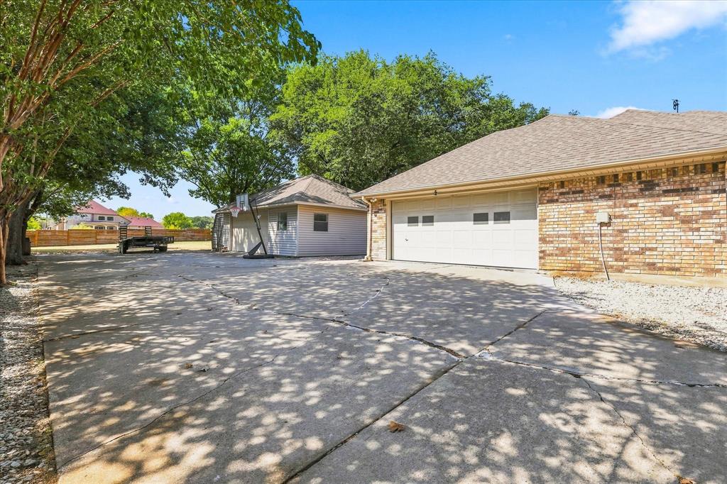 14050 Red Oak Circle N