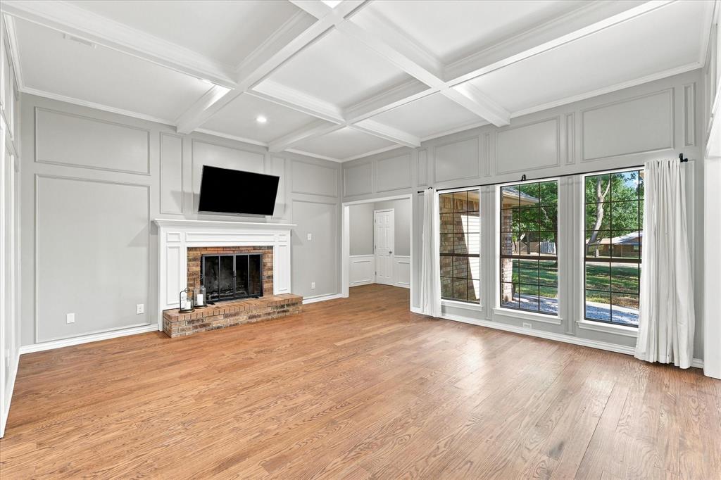 14050 Red Oak Circle N