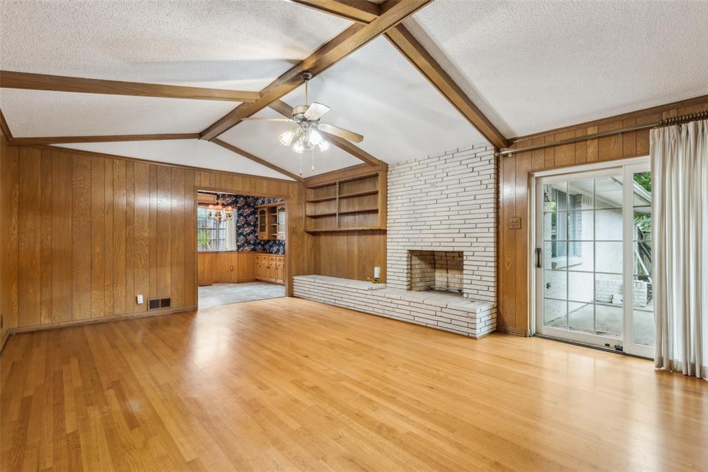 6835 Redstart Lane