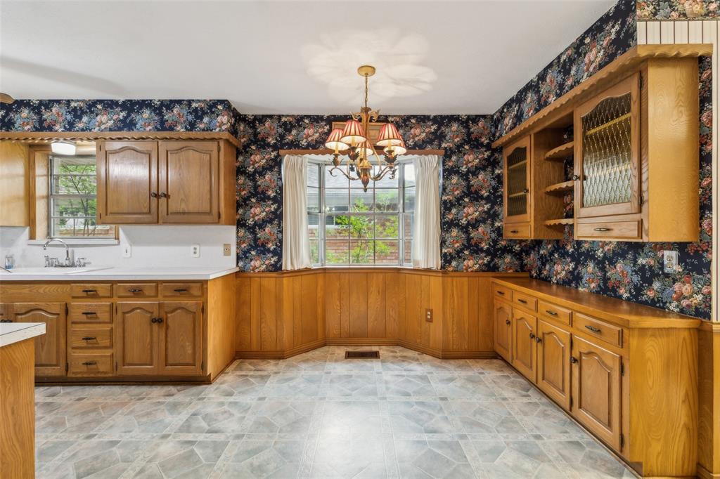 6835 Redstart Lane