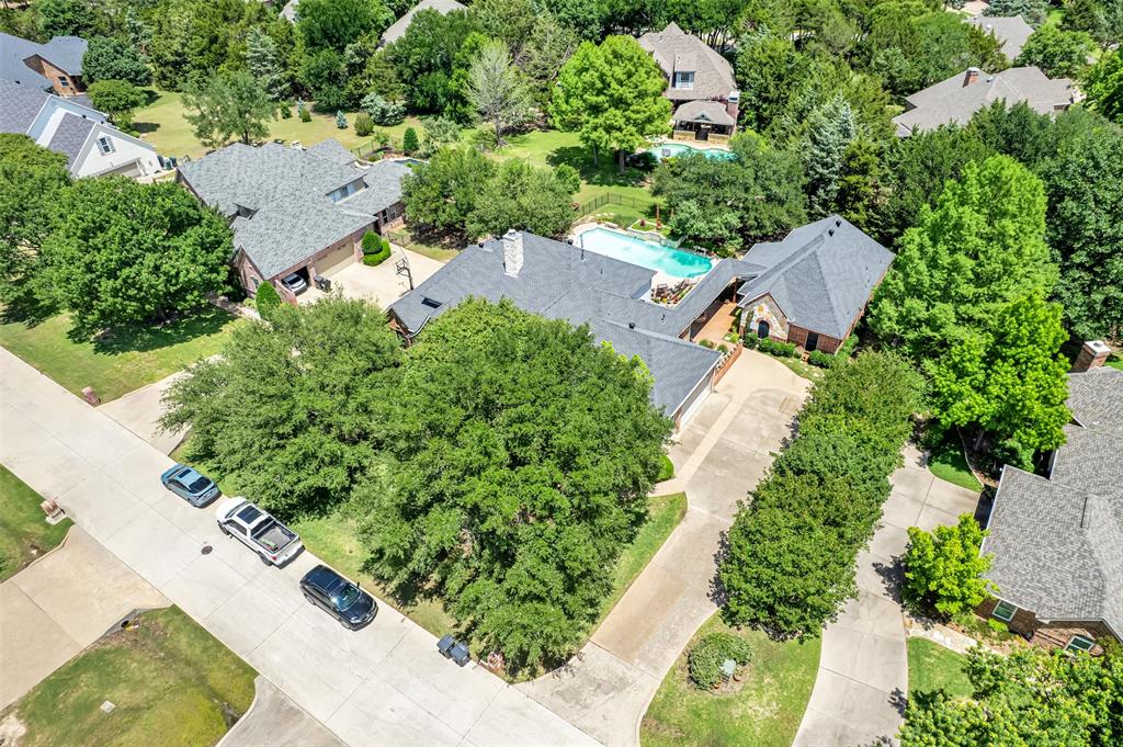 906 Santiago Trail