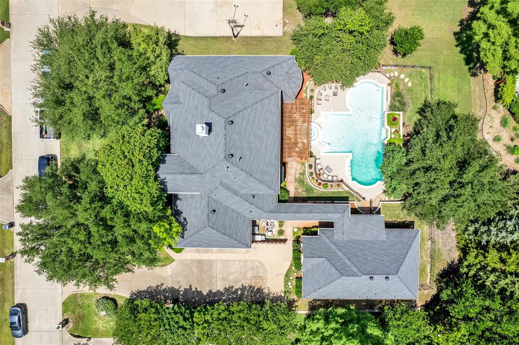 906 Santiago Trail