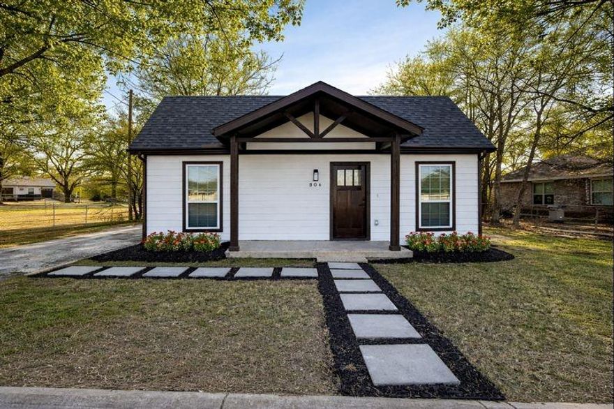 Welcome home to 806 E Jefferson St in Waxahachie, a truly rare find that has been taken down to the studs and meticulously rebuilt, making it feel like a brand new home from the inside out. This adorable 2 bedroom, 2 bathroom beauty offers a bright, open feel with modern finishes throughout, including wide plank flooring, crisp white cabinetry, stainless appliances, updated lighting, and stylish black hardware that gives the home a clean and timeless look. Enjoy everything that makes Waxahachie so special, from the charm of historic downtown to shopping, dining, and outdoor fun nearby. Spend weekends at Getzendaner Park along Waxahachie Creek or hop on the Waxahachie Creek Hike and Bike Trail, plus you are close to neighborhood favorites like A and F Thompson Memorial Park and Brown-Singleton Park. Eligible buyers can receive over $2,000 in lender credit that can be used toward closing costs or a rate buy down when applying with Taylor Fruge at Lower Mortgage. Ask your agent for details.