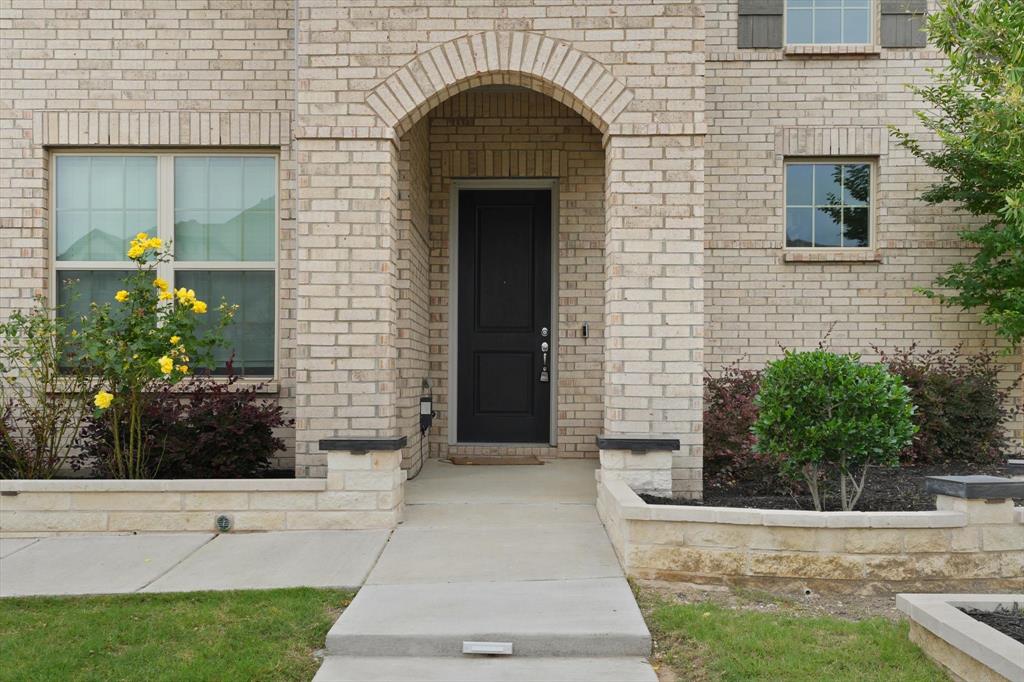 3533 Hyacinth Way