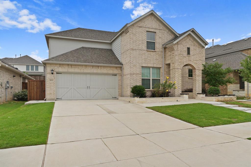 3533 Hyacinth Way