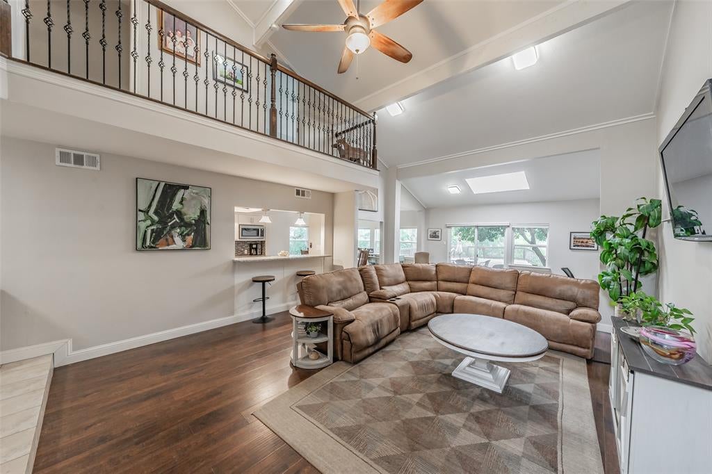 2517 Country Place