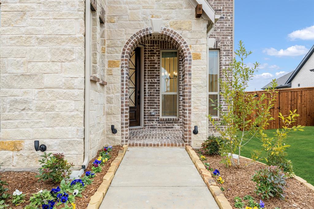 2813 Spring Valley Way