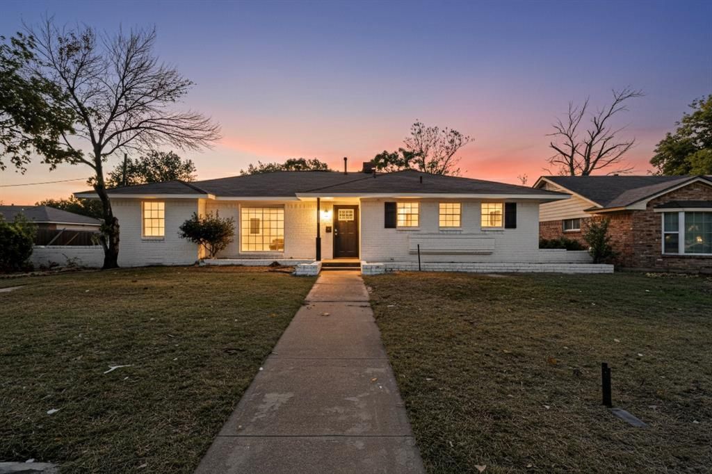 Photo for 1120 Misty Glen Lane, Dallas, TX 75232 (MLS # 21093522)