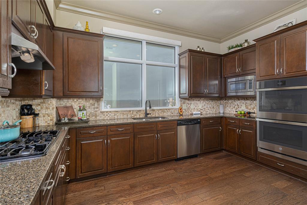 STRETFORD@CASCADES CONDOS - Residential