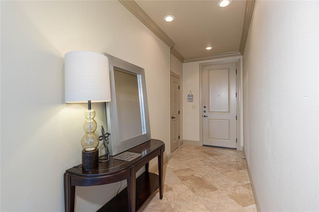 STRETFORD@CASCADES CONDOS - Residential