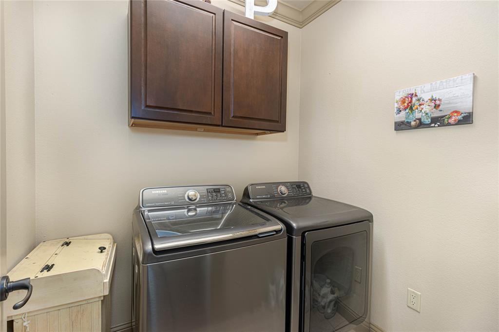 STRETFORD@CASCADES CONDOS - Residential