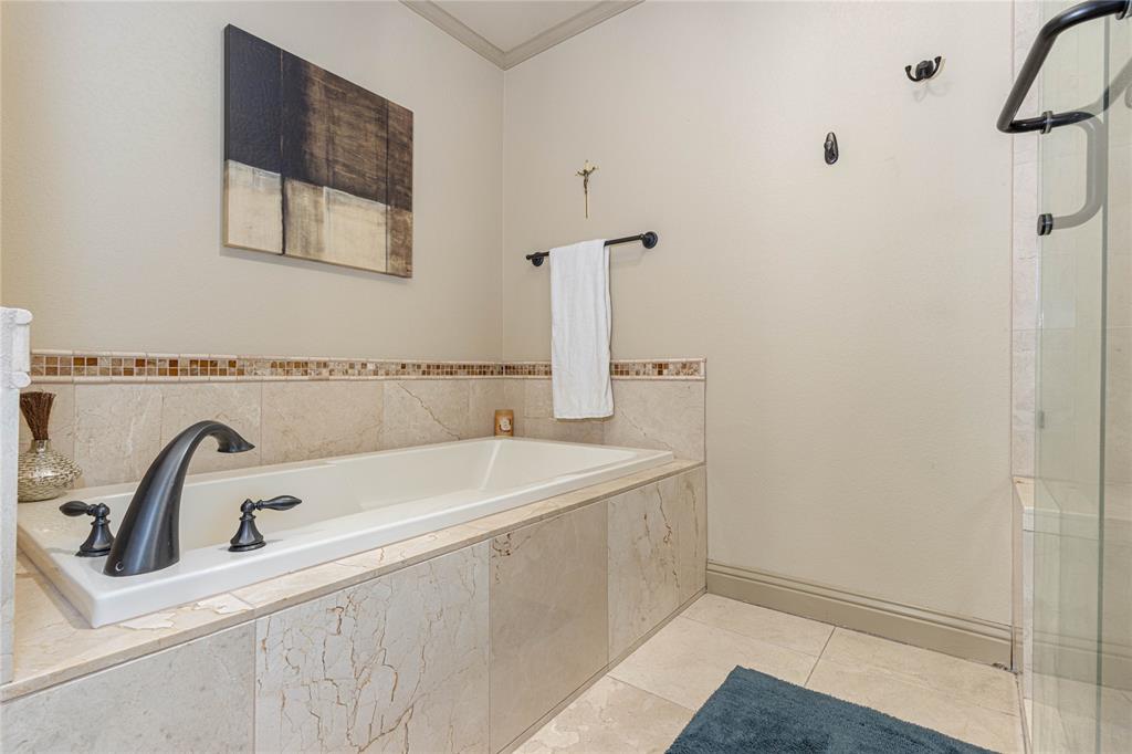 STRETFORD@CASCADES CONDOS - Residential