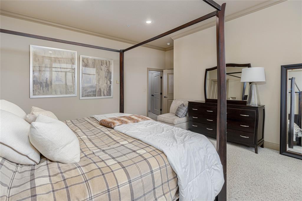 STRETFORD@CASCADES CONDOS - Residential