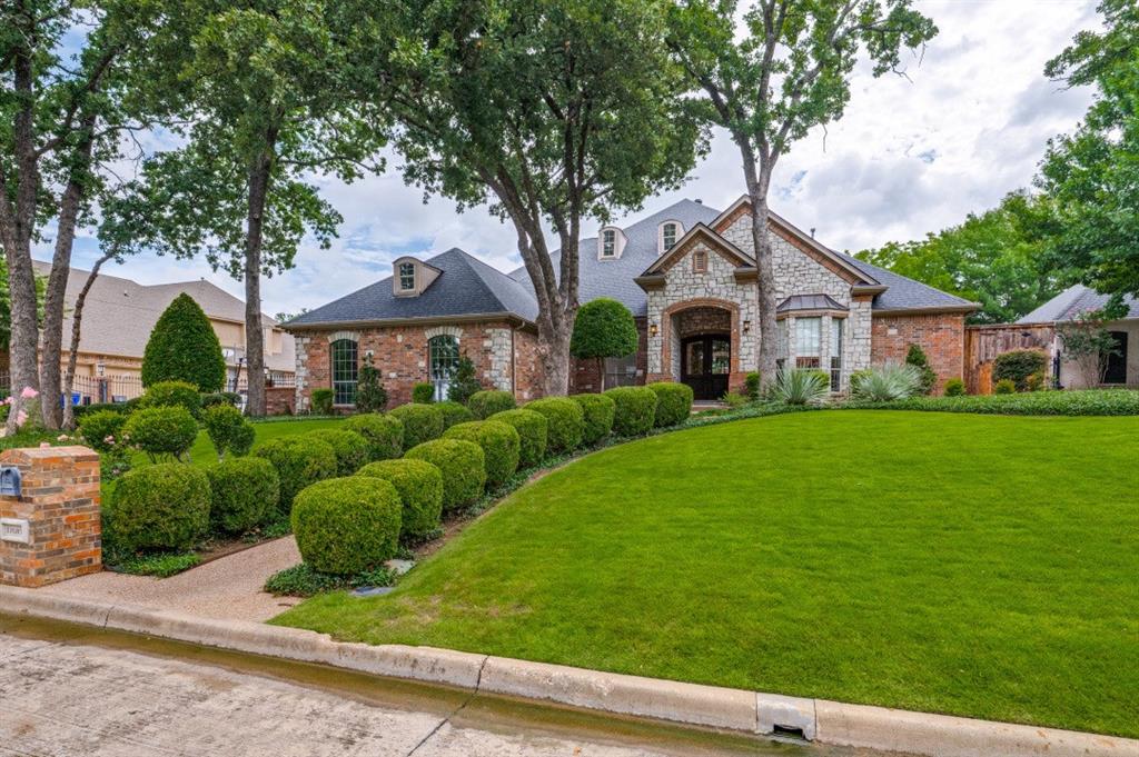 8 Hidden Lake Court