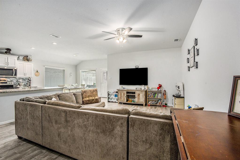 421 Houndstooth Drive
