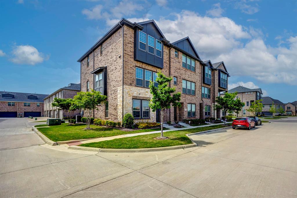 2734 Levee Lane