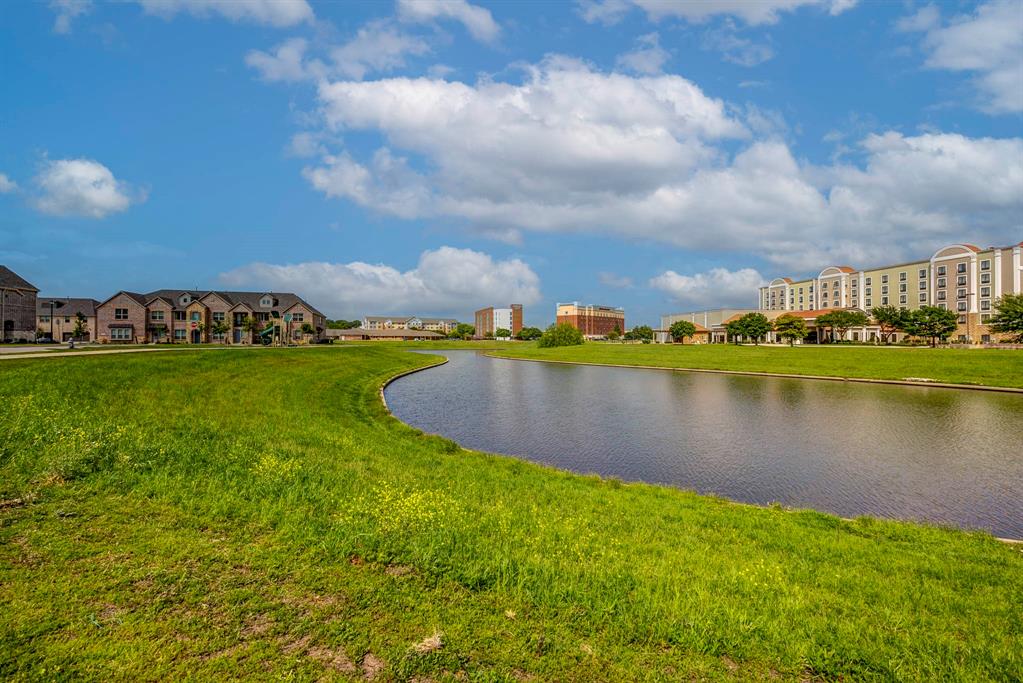 2734 Levee Lane