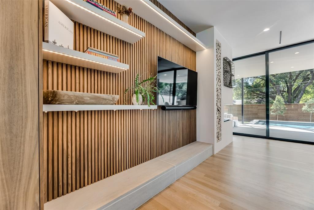 Midway Hills 06 03 Inst - Residential