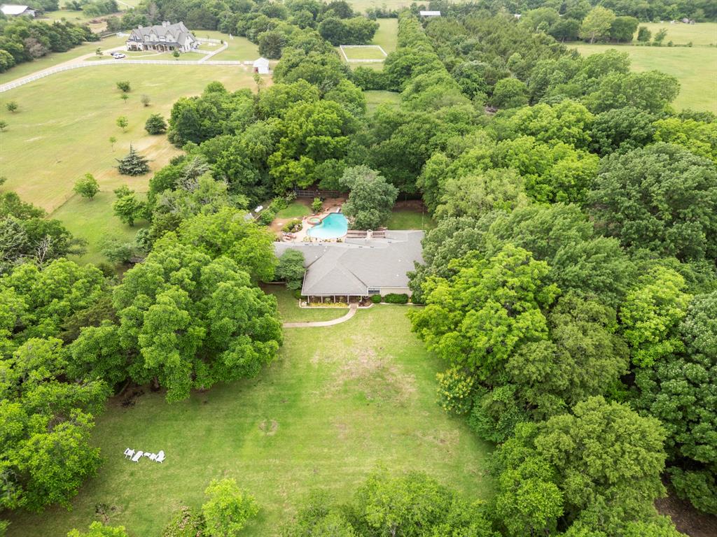 915 Cockrell Hill Road