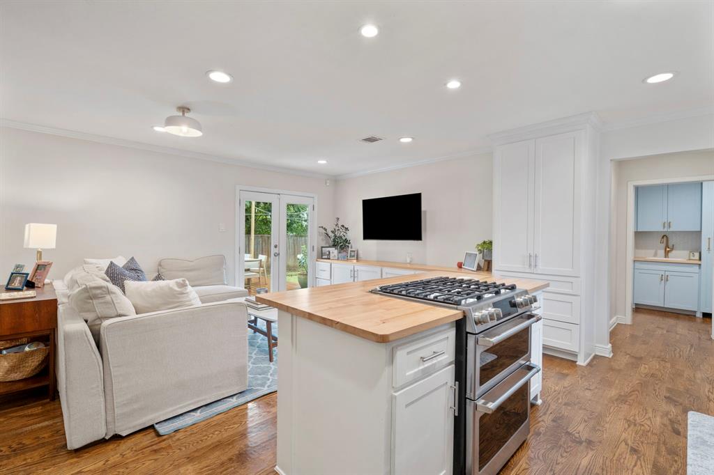 University Terrace Rev - Residential