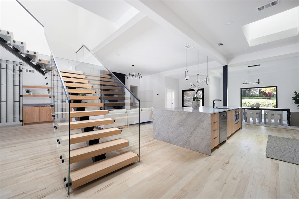 PEBBLE CREEK - Residential