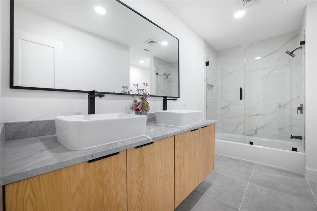PEBBLE CREEK - Residential