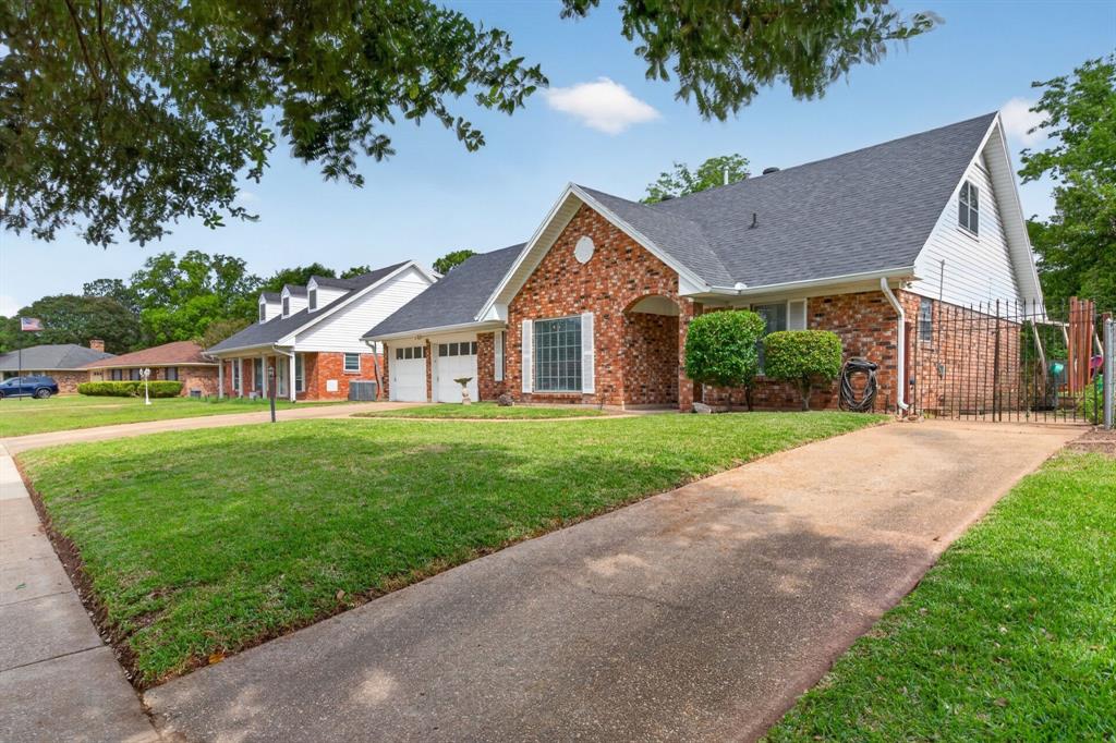 1554 Westbury Drive